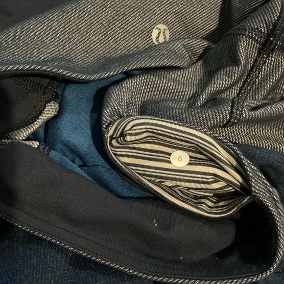 RARE Lululemon Wunder Under Sashiko Inkwell Rugged Blue Crop Leggings Size 6 EUC - Picture 8 of 8